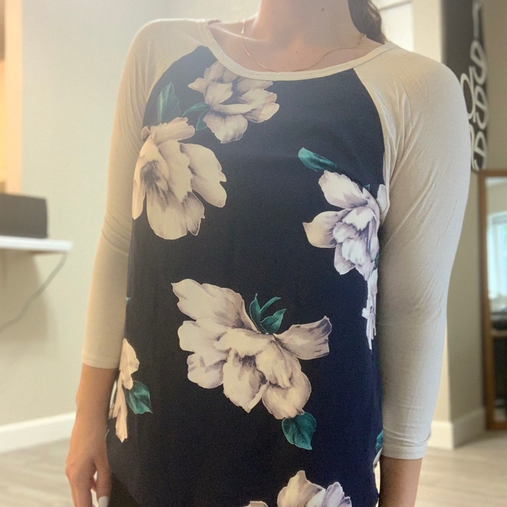 3/4 length sleeve floral blouse